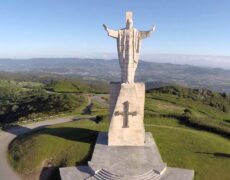Descubre el turismo religioso en Oviedo: El legado de Cristo en un viaje inolvidable