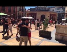 Descubre la magia de la Fiesta en la Plaza de Trascorrales en Oviedo: ¡Una experiencia que no te puedes perder!
