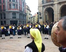 Descubre la magia de la música tradicional asturiana en un viaje a Oviedo: turismo cultural en su máxima expresión