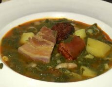 Descubre la auténtica tradición gastronómica de Oviedo con el delicioso pote asturiano