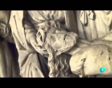 Descubre el turismo en la majestuosa Catedral de San Salvador en Oviedo: un viaje imperdible